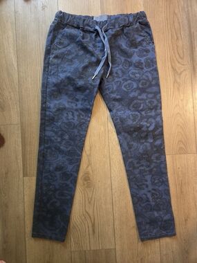Navy Sparkle Paisley Skinny Pants